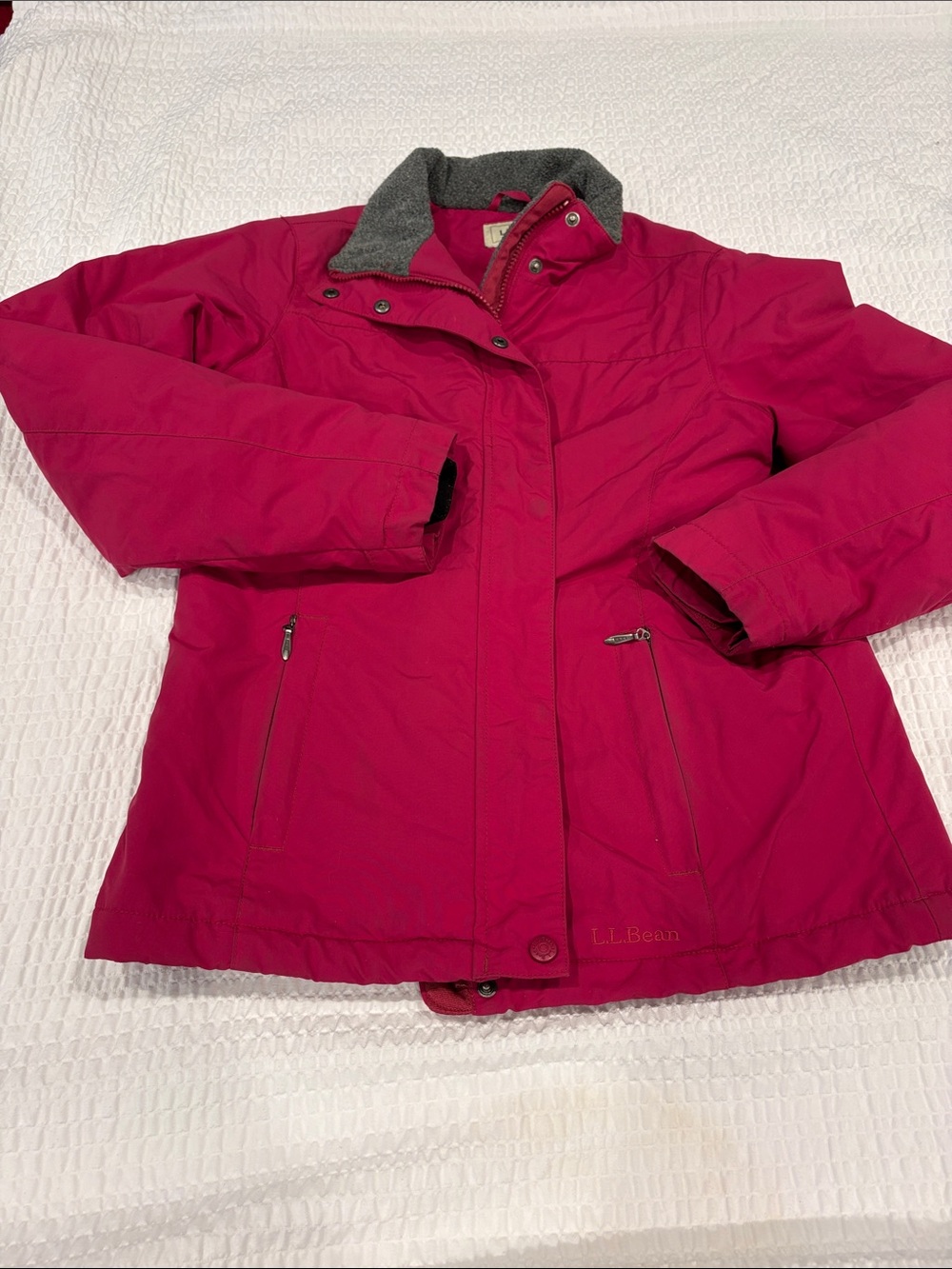L.L. Bean Women's Bright Fuchsia Nylon Fleece lined Jacket
Size S